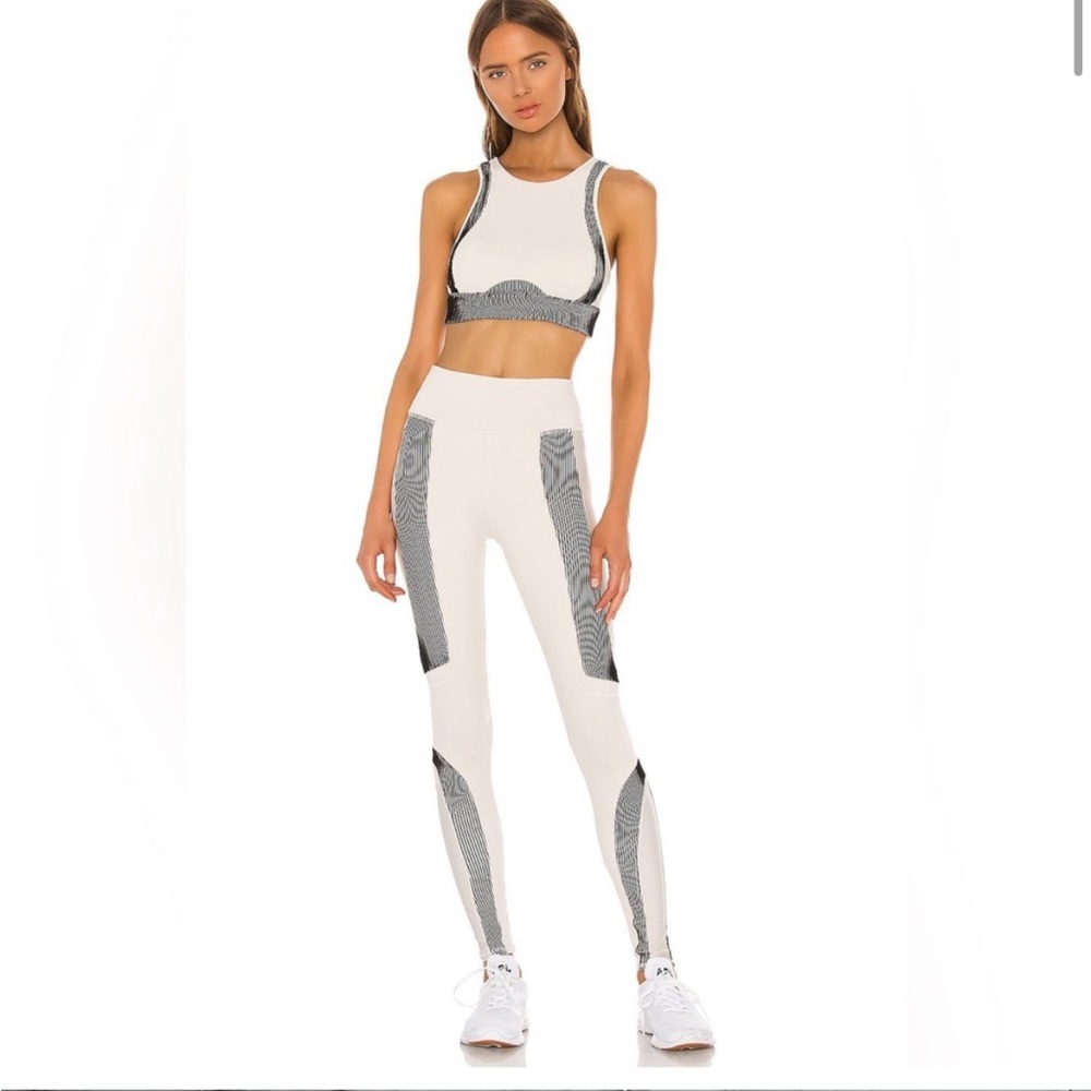 Alo electric legging in bone size small